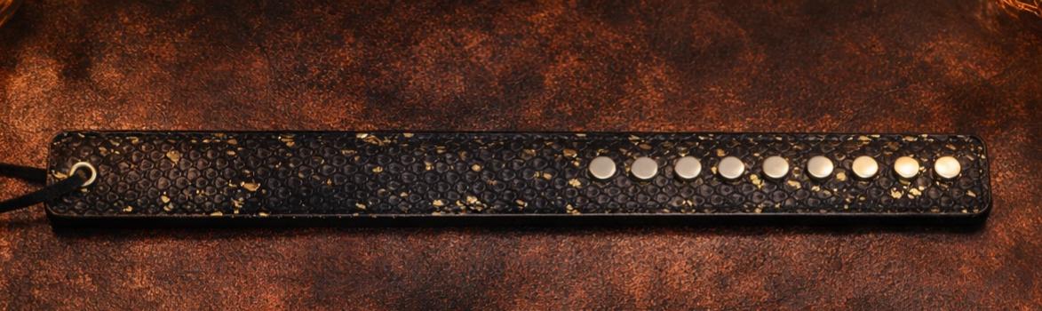 wunderschöner Slapper "Cosmic Edge" in schwarz