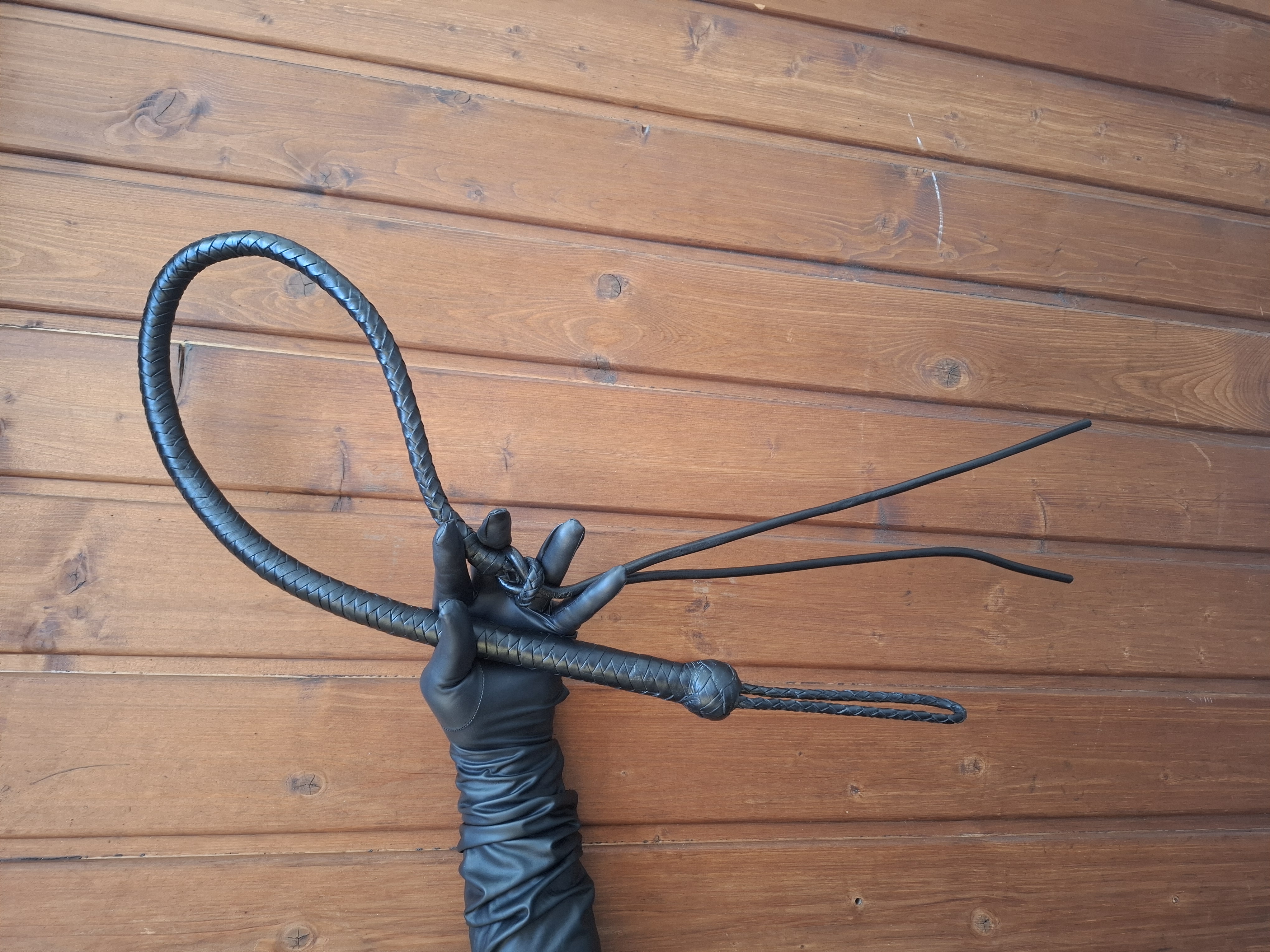 Hundepeitsche 80 cm mit doppelt gelegter Lederschnur